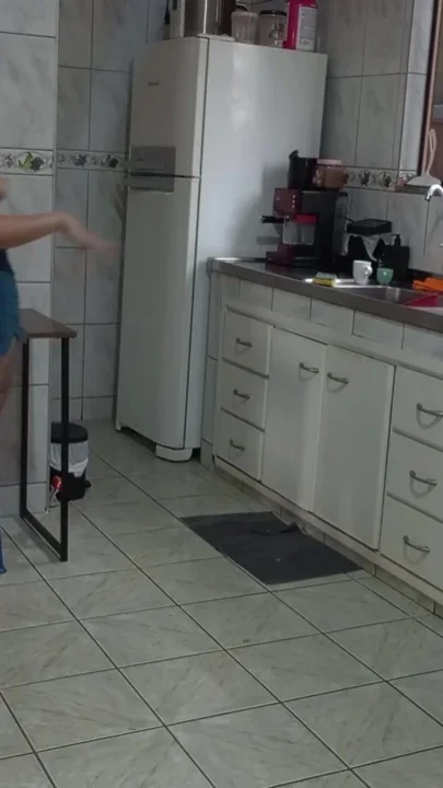 Maid gets naked while working at the boss's request Clip 1