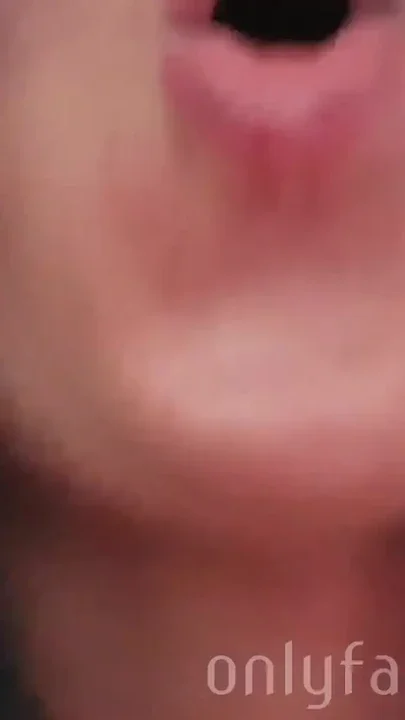 Dialogues in Italian Italian cumshot in mouth after a good fuck Clip 2