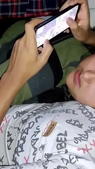Playing Free Fire with My Dua and She Sucks My Dick so I Lose the Game