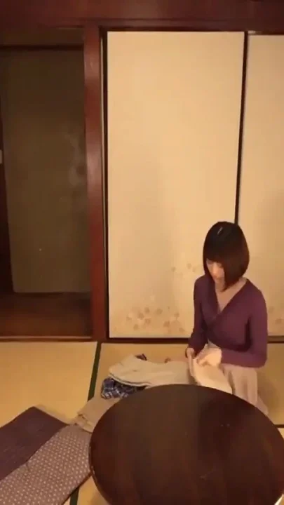 Steamy Sparks with a Mature Woman in the Bath -pt2