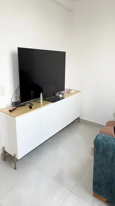 Colombian Model Broadcasts Live Sex with a BBC Cock - Brandon Cruz & Emily Fox