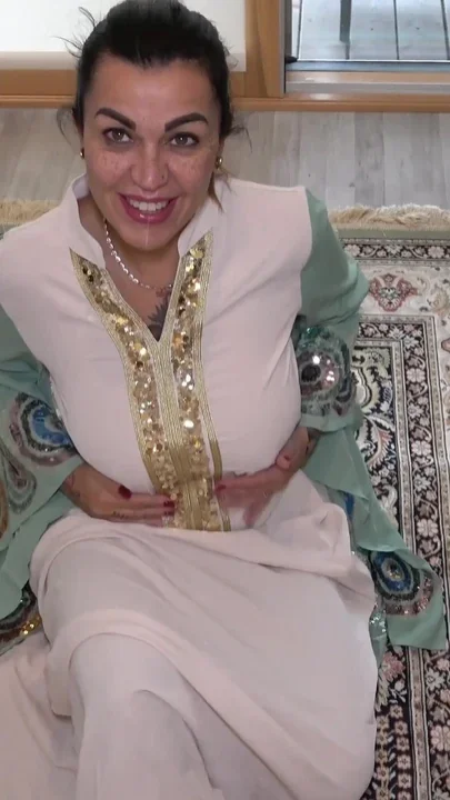 Horny Arab Stepmom Fucks 19 Years Old Stepson