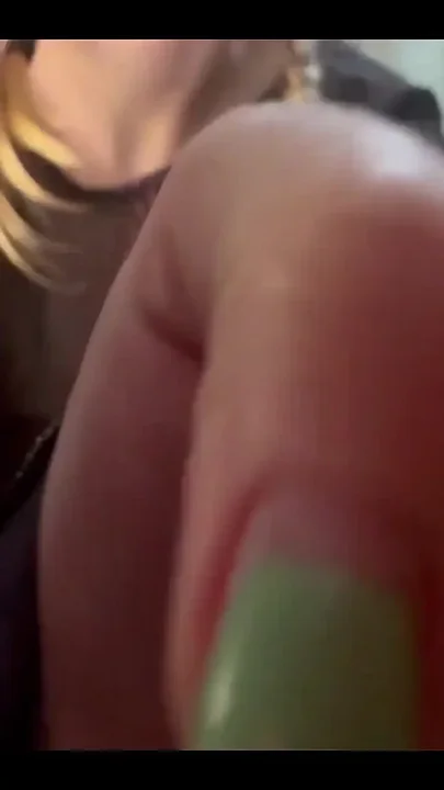 Hot Amateur Squirting a Lot
