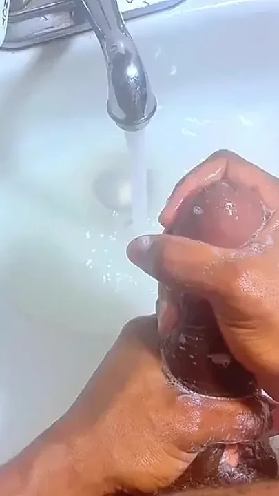 How to Properly Wash Your Dick