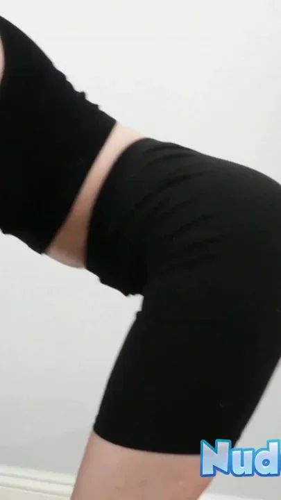 Amateur April Storm practices nude yoga and loves the feeling