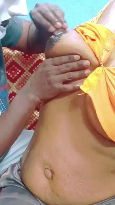 Horny mallu girl with huge boobs and he rubbed her juicy boobs with a ice cube Clip 1