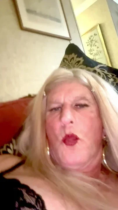Sexy Blonde Crossdresser Transvestite Masturbation Fucking her New Thick Dildo