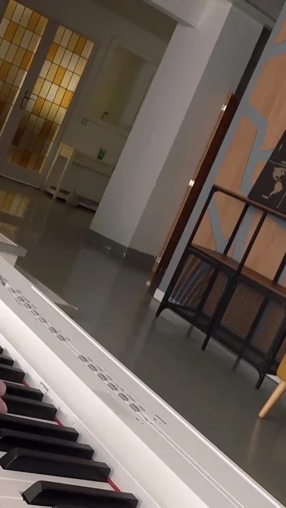 Piano Play Dick