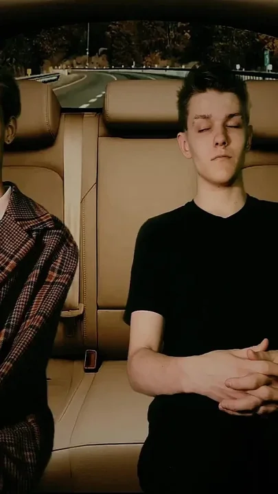 Hunk fucked in anal in the back seat of a car