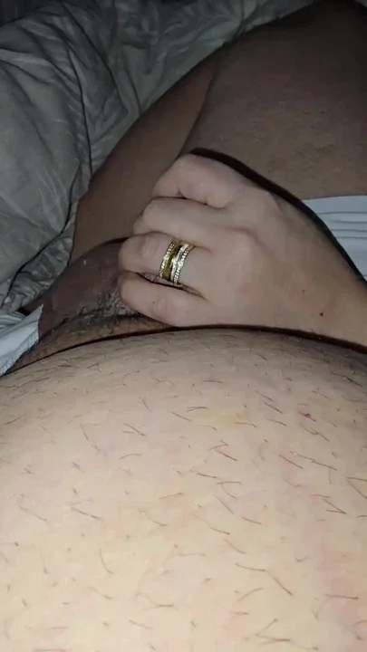 Step son Convincing Step Mom handjob his big dick without problem Clip 1