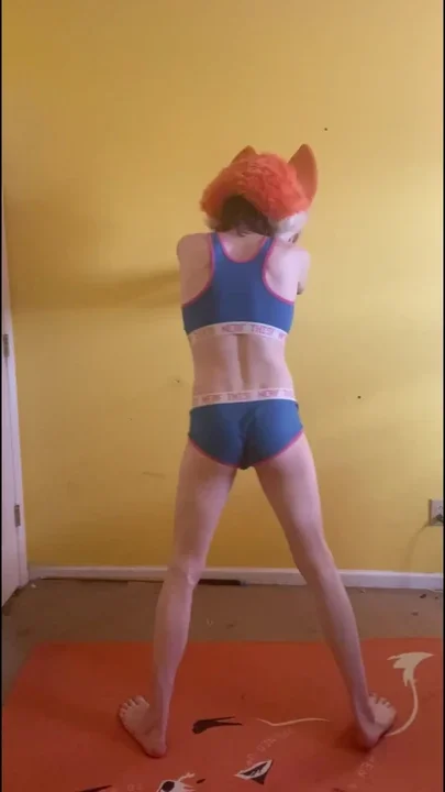 GayMurr Foxxo Presenting His Butt