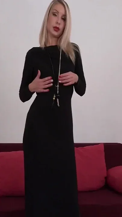 Sexy Blonde MILF Petra Masturbates on the Couch