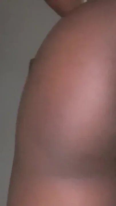 Hot ebony babe sexy dance front view Clip 1