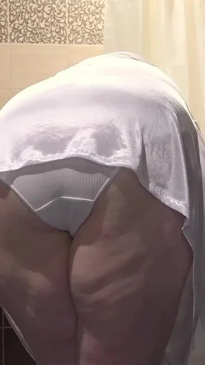 A Home Camera Watches a Mature Wife a Curvy MILF Behind the Scenes PAWG