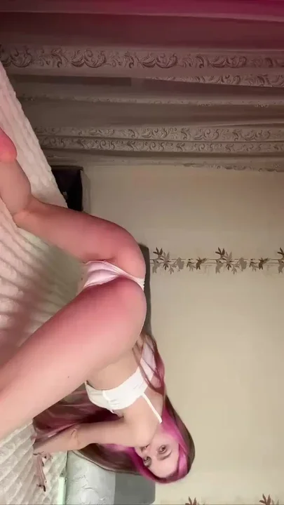 She confidently highlights her charms Subscribe