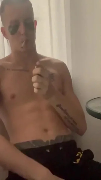 Morning Handjob and Cum Instead of Breakfast