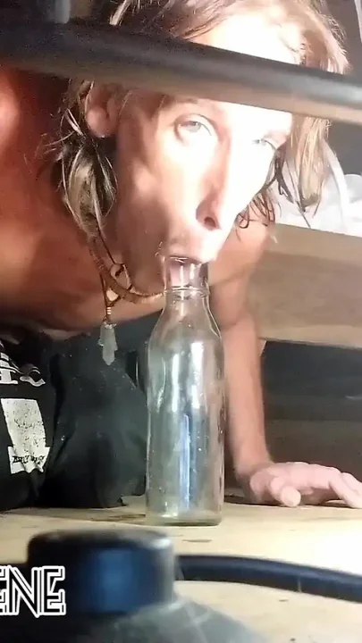 Young Gay Man Enjoys His Pipi Singing to Him 1