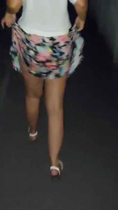 Woman Masturbates Outside in the Trunk and Has an Orgasm
