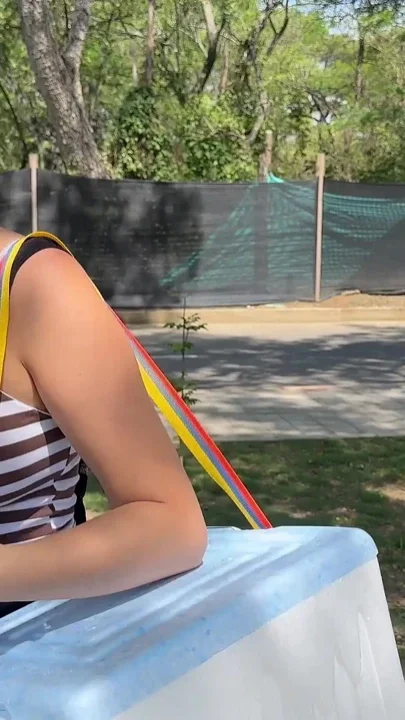 I Find a Sexy Popsicle Seller on the Street and Invite Her to My Apartment to Suck Mine