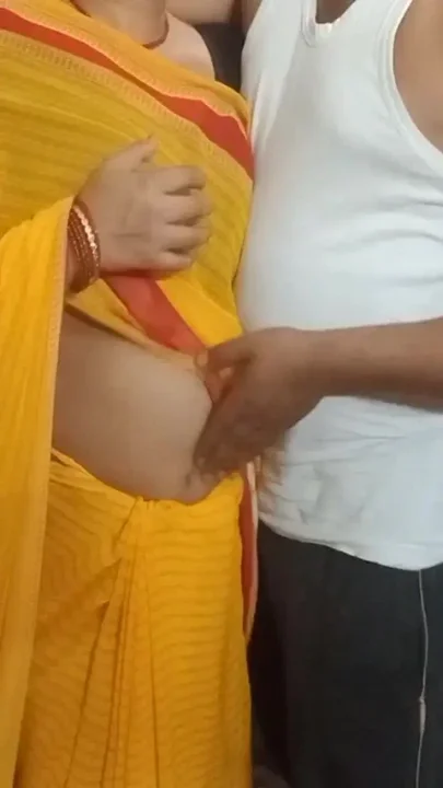 Indian Cute Bhabhi Having Romance