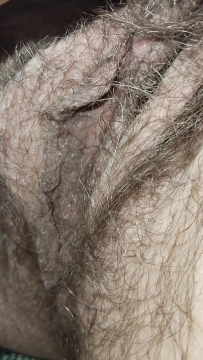 Hairy hot mom