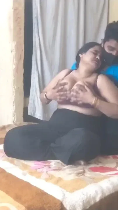 Indian Model Ki Photographer Se Chudai Bedroom Shoot Mein Wild Sex Desi Hardcore Clip 1