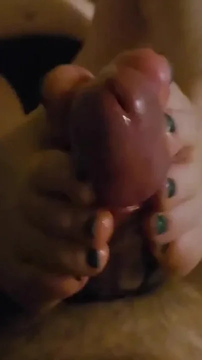 Green Toes Footjob