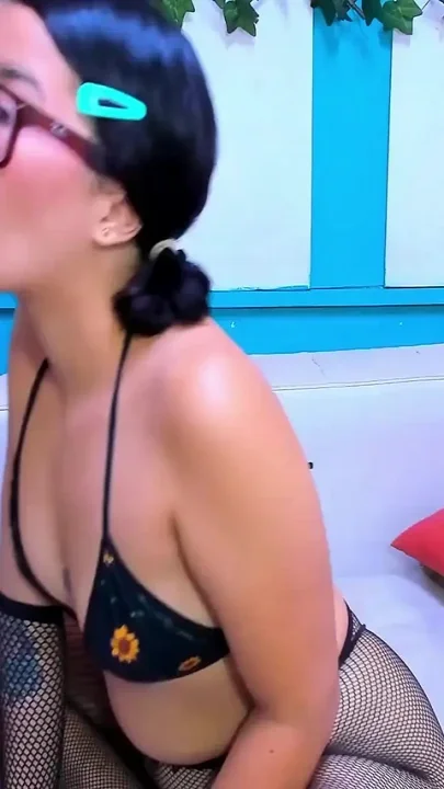Horny and Beautiful Girl Gives Me the Best Blowjob I Have Ever Felt in My Life