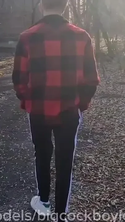 I Fucked a Handsome Guy in the Park Without a Condom on a Hot Cruise