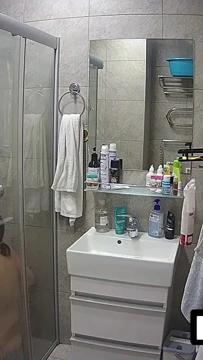 LUUV Couple Kareflore and Abbadon shower for their reality show Clip 2