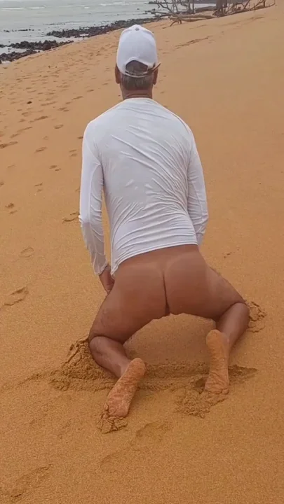 Ladysilva naked on the beach what a hot ass