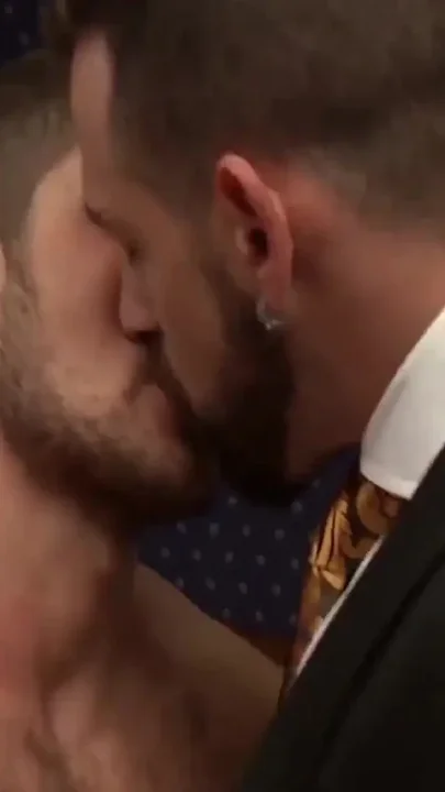MENATPLAY - Hunky Enzo Rimenez anal fucked by hung Dato Foland