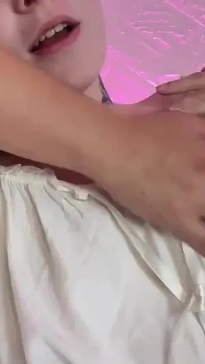 Pregnant Webcam Model Gave a Blowjob and Got on Her Chest