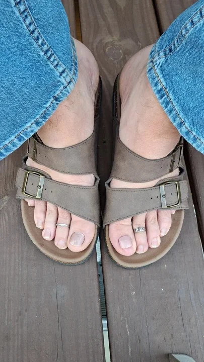 Worship my toes