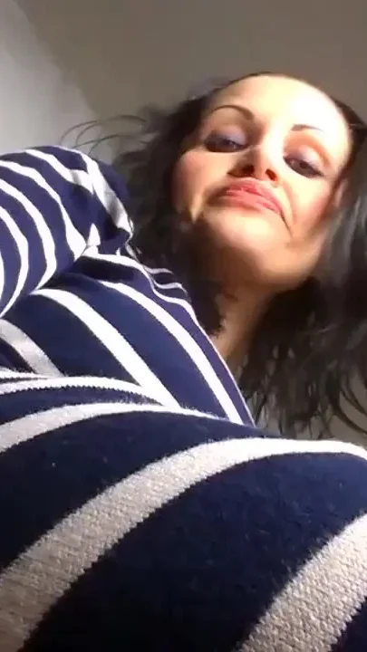 The giantess is hungry
