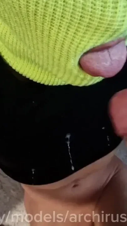 Huge squirt of sperm rivers of sperm on a femboy Clip 1
