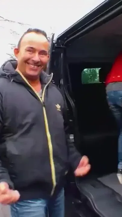 Sexy Milf had sex in the car with a big dick and does cumshot