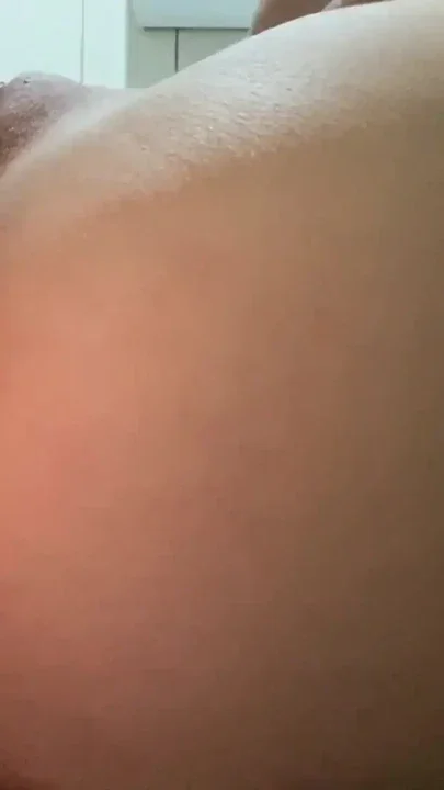 Used my step brother one blade trimmer to make myself cum in bathroom with all