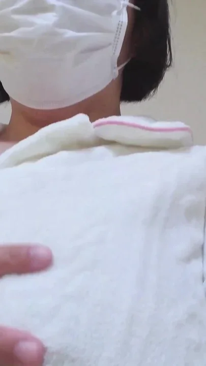 A Married Woman Gets Excited by Masturbating When She Wakes up