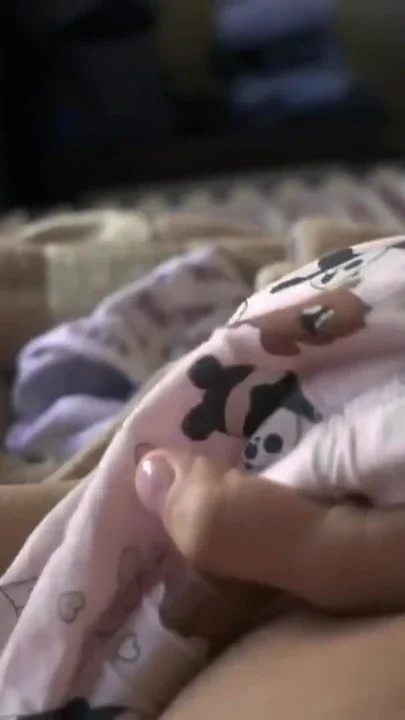 18-year-old college girl masturbates her pink pussy and brings herself to orgasm