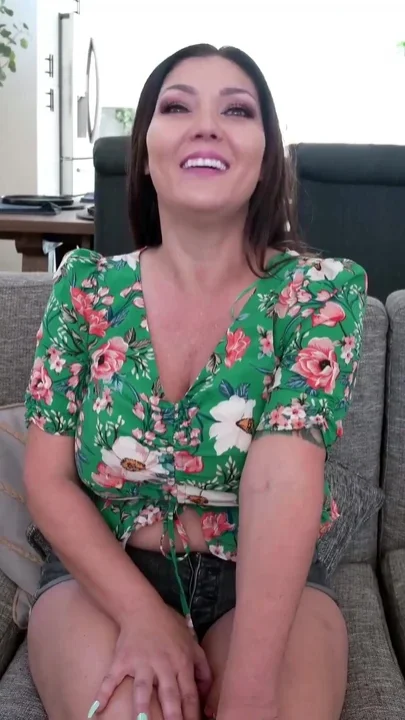 Busty Claire Dames gives pervy in-law jerk off instruction