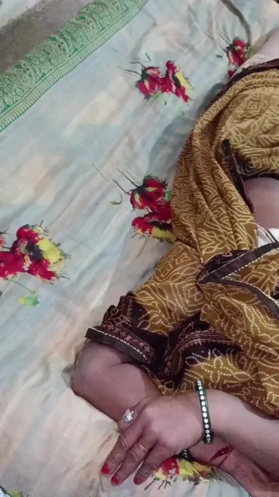 House wife fun with boyfriend Rs 500 wali maid Clip 1