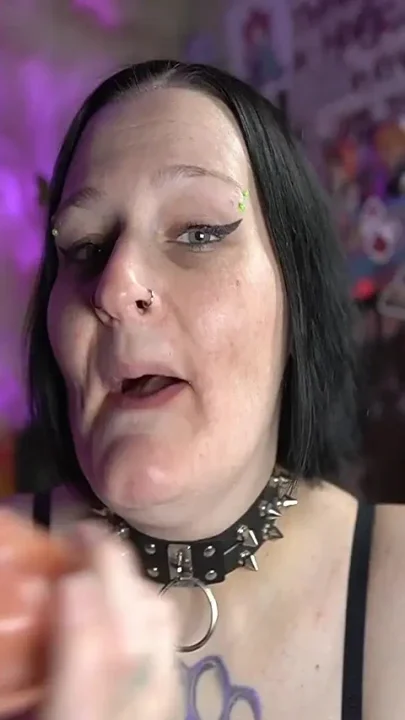 Sexy Goth Plays with Their Dentures