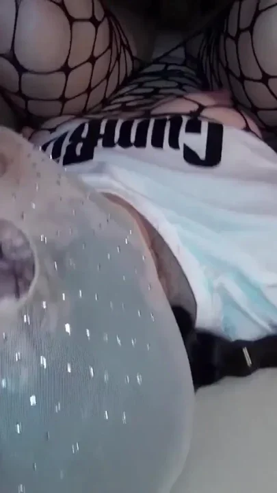 Dutch teen getting a Dp treatment she moans like crazy squirting