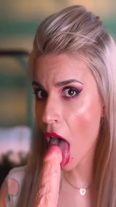 Alexa Creed Gives a Sensual Sloppy Blowjob Ready for Her Lips on Your Cock
