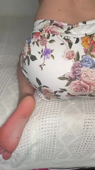 Floral Granny Panties Fart Session