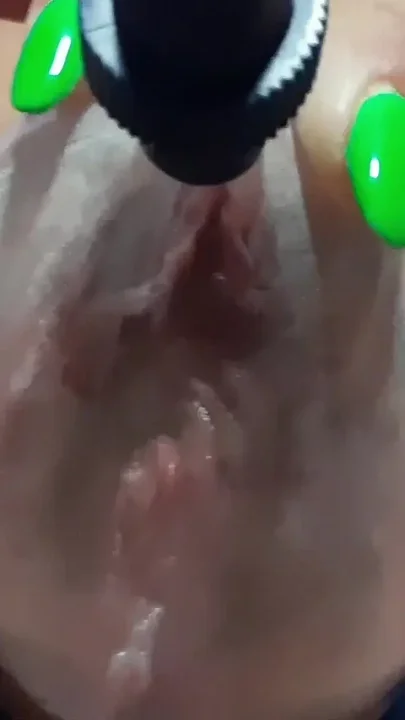 Amazing Pumped Giant Pussy