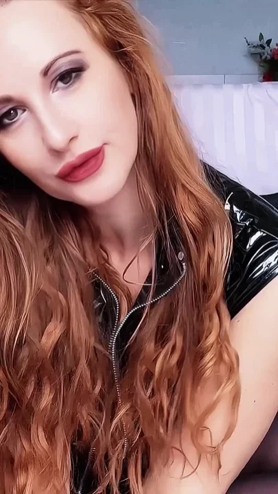 Vibrator Buzz on Nylon Pussy