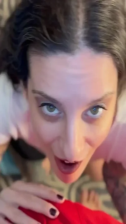 Sloppy Deepthroat Blowjob From Elli Raven