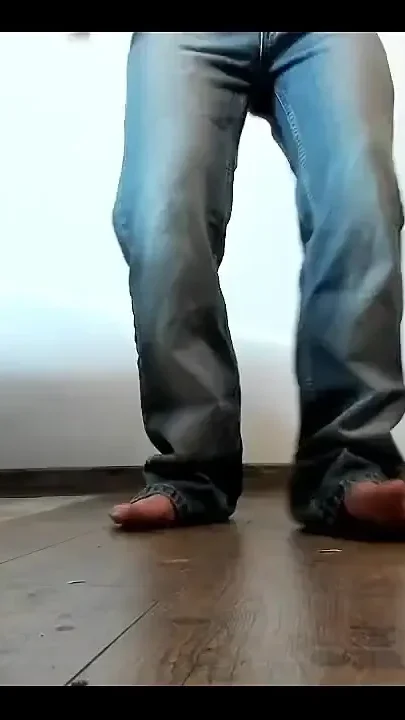 Custom Video Jeans with Feets on Cam Big Bumshot on Belly